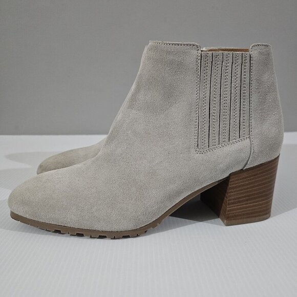 NEW Aquatalia Charlotte Ankle Bootie Womens 8.5 Grey Suede Waterproof Chelsea - Picture 1 of 14